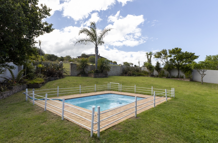 4 Bedroom Property for Sale in West Bank Eastern Cape